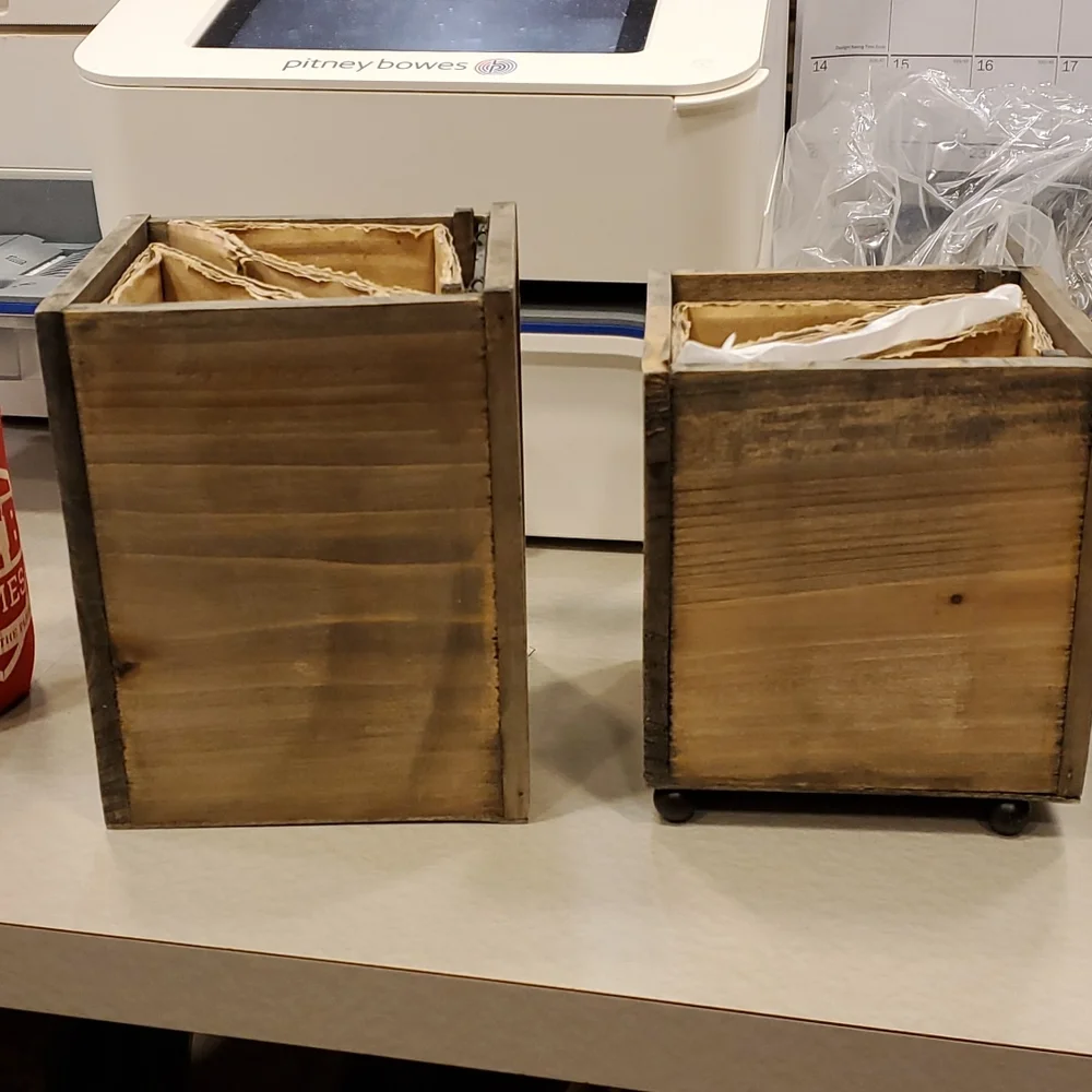 NIB CHANGE IT Wooden four box panel holder w/ glass inserts, 2‎ designs